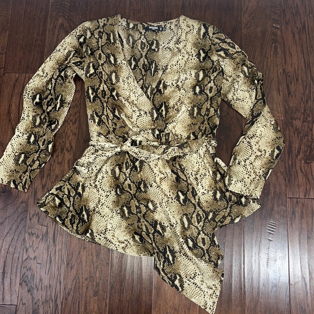 Misguided Snakeprint Women’s Blouse